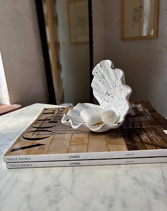 Ceramiczna muszelka w czarno złote ciapki na biżuterię prezent dla niej