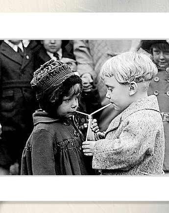 Fotografia z passe-partout; Dzielenie się Napojem