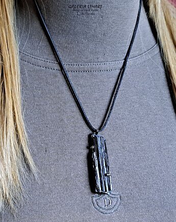 Czarny turmalin w ochronnym wisiorze ręcznie robionym gift LUX