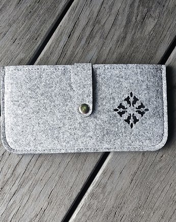 Filcowe etui na telefon z ażurem - zapinane na nap - szare